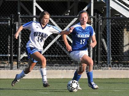 Thumbnail 1 in Salem vs Nashua North photogallery.