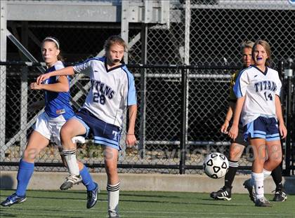 Thumbnail 3 in Salem vs Nashua North photogallery.
