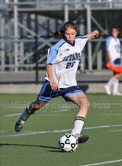 Thumbnail 3 in Salem vs Nashua North photogallery.