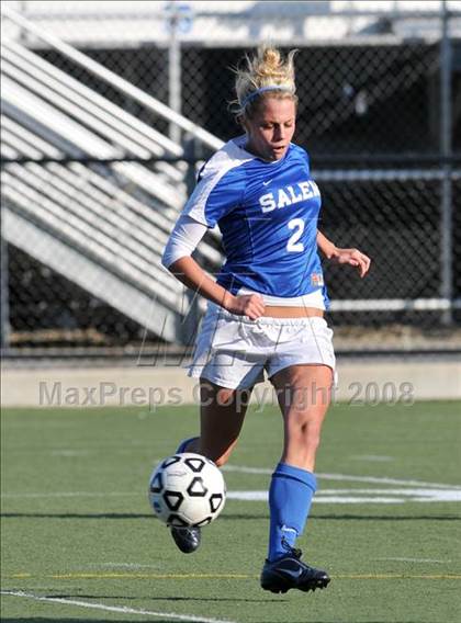 Thumbnail 1 in Salem vs Nashua North photogallery.