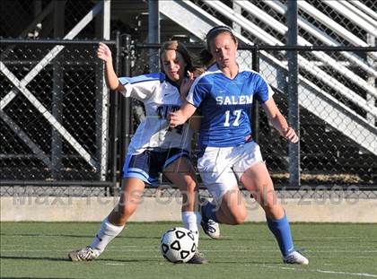 Thumbnail 2 in Salem vs Nashua North photogallery.