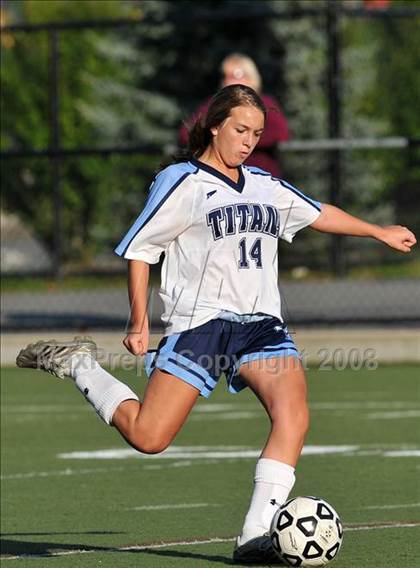 Thumbnail 3 in Salem vs Nashua North photogallery.