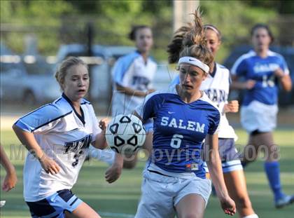 Thumbnail 3 in Salem vs Nashua North photogallery.