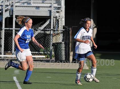 Thumbnail 2 in Salem vs Nashua North photogallery.