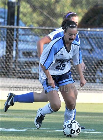 Thumbnail 1 in Salem vs Nashua North photogallery.
