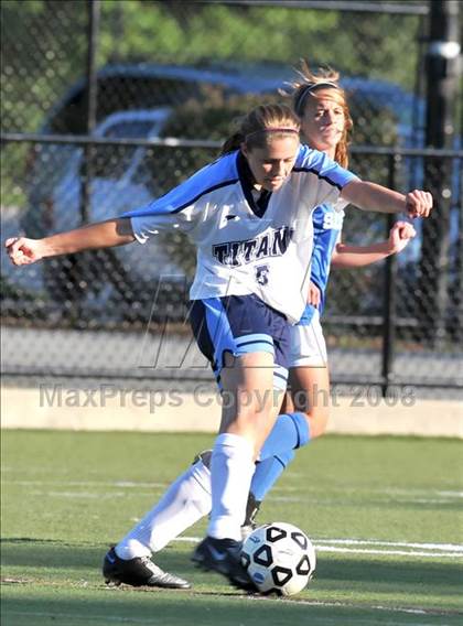 Thumbnail 1 in Salem vs Nashua North photogallery.