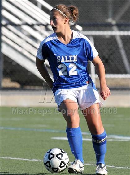 Thumbnail 3 in Salem vs Nashua North photogallery.