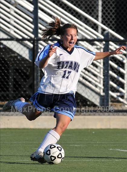 Thumbnail 2 in Salem vs Nashua North photogallery.