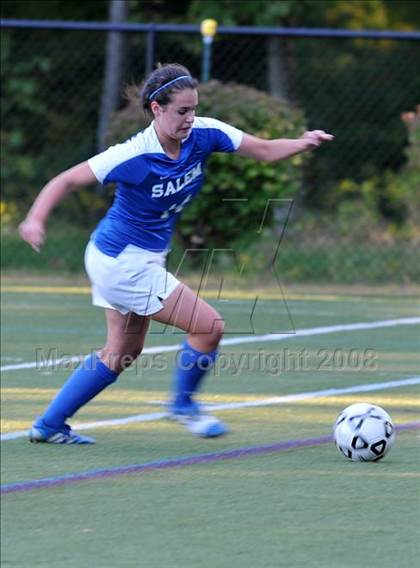 Thumbnail 3 in Salem vs Nashua North photogallery.