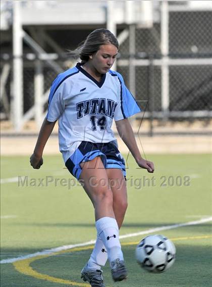 Thumbnail 2 in Salem vs Nashua North photogallery.