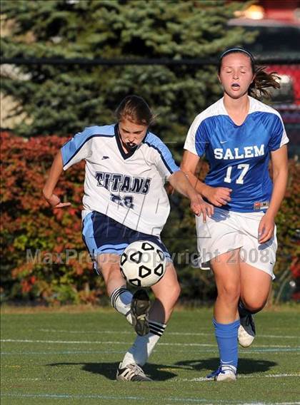 Thumbnail 1 in Salem vs Nashua North photogallery.