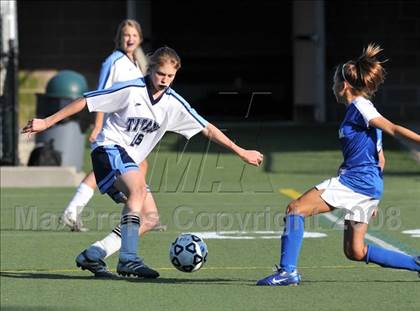 Thumbnail 1 in Salem vs Nashua North photogallery.