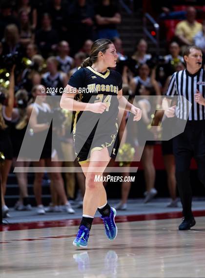 Thumbnail 1 in Bountiful vs. Wasatch (UHSAA 5A Final) photogallery.
