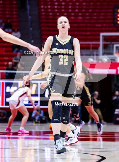 Thumbnail 3 in Bountiful vs. Wasatch (UHSAA 5A Final) photogallery.