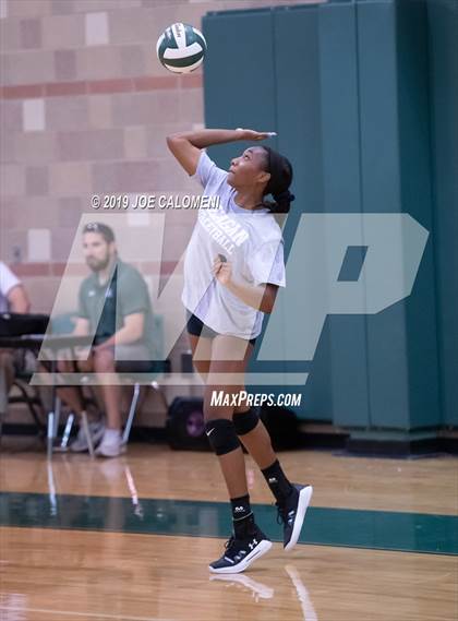 Thumbnail 2 in O'Connor @ Reagan [Ronald] (Scrimmage) photogallery.
