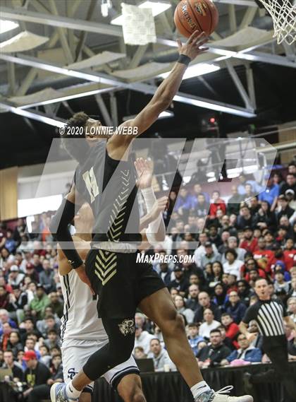 Thumbnail 2 in Sierra Canyon vs. Paul VI (Spalding Hoophall Classic) photogallery.