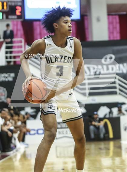 Thumbnail 2 in Sierra Canyon vs. Paul VI (Spalding Hoophall Classic) photogallery.