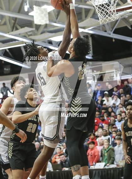Thumbnail 2 in Sierra Canyon vs. Paul VI (Spalding Hoophall Classic) photogallery.