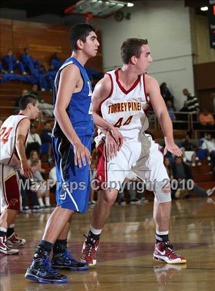 Thumbnail 3 in La Jolla Country Day @ Torrey Pines (MaxPreps Holiday Classic) photogallery.