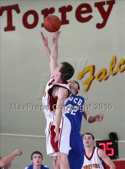 Thumbnail 3 in La Jolla Country Day @ Torrey Pines (MaxPreps Holiday Classic) photogallery.