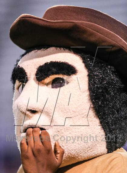 Thumbnail 2 in Paschal @ Bowie photogallery.