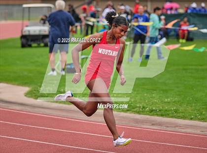 Thumbnail 2 in UIL 6A Track & Field District Prelims (400M) photogallery.