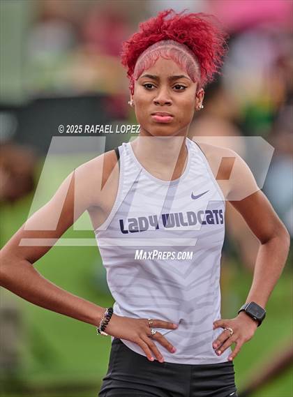 Thumbnail 3 in UIL 6A Track & Field District Prelims (400M) photogallery.
