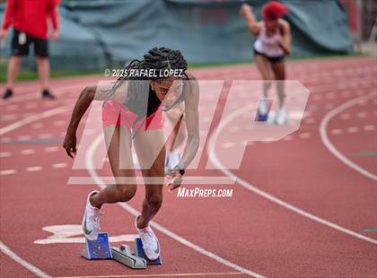 Thumbnail 1 in UIL 6A Track & Field District Prelims (400M) photogallery.