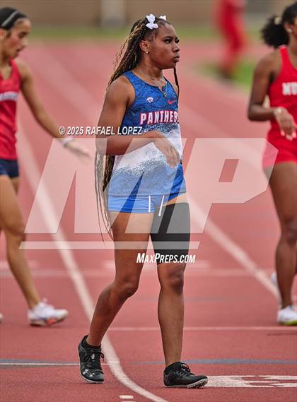 Thumbnail 2 in UIL 6A Track & Field District Prelims (400M) photogallery.