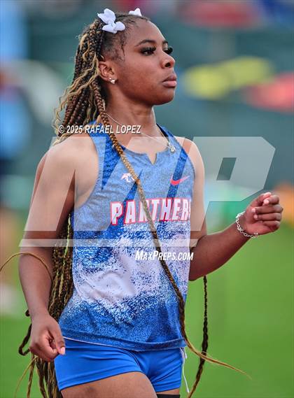 Thumbnail 1 in UIL 6A Track & Field District Prelims (400M) photogallery.