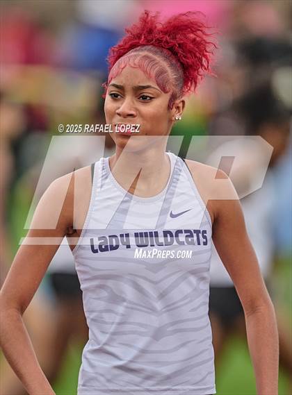 Thumbnail 1 in UIL 6A Track & Field District Prelims (400M) photogallery.