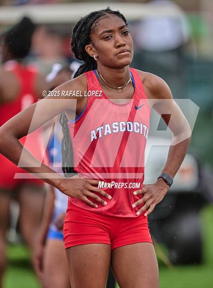 Thumbnail 1 in UIL 6A Track & Field District Prelims (400M) photogallery.