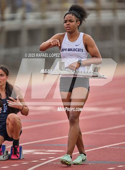 Thumbnail 1 in UIL 6A Track & Field District Prelims (400M) photogallery.