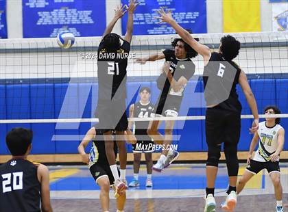 Thumbnail 1 in Highland @ Quartz Hill photogallery.