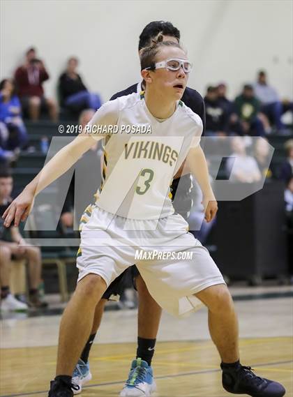 Thumbnail 2 in JV: Reedley @ Kingsburg photogallery.