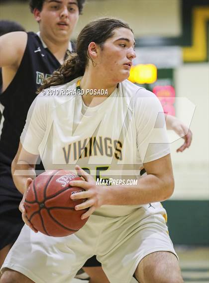 Thumbnail 2 in JV: Reedley @ Kingsburg photogallery.