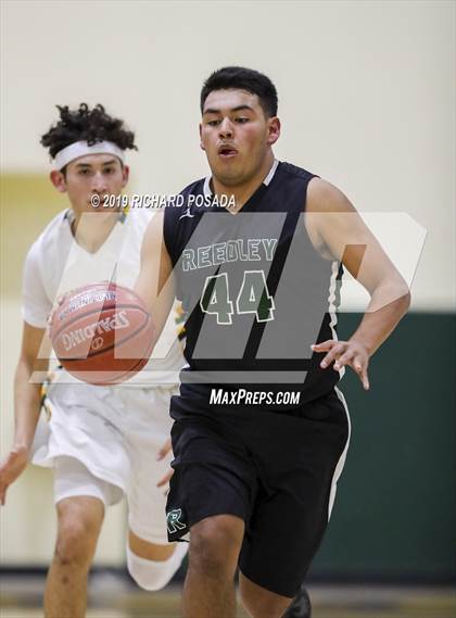 Thumbnail 3 in JV: Reedley @ Kingsburg photogallery.