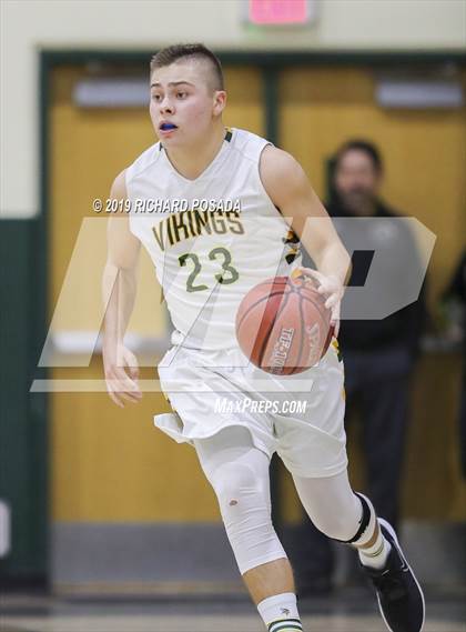 Thumbnail 1 in JV: Reedley @ Kingsburg photogallery.