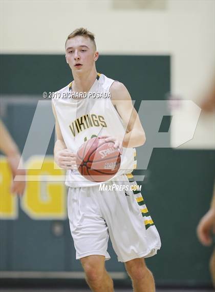 Thumbnail 3 in JV: Reedley @ Kingsburg photogallery.
