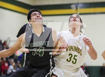 Thumbnail 1 in JV: Reedley @ Kingsburg photogallery.