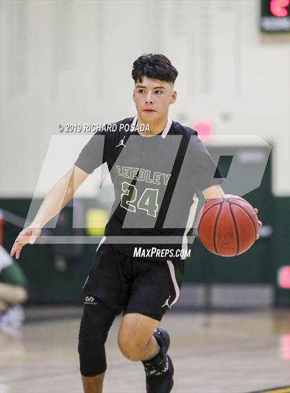 Thumbnail 3 in JV: Reedley @ Kingsburg photogallery.