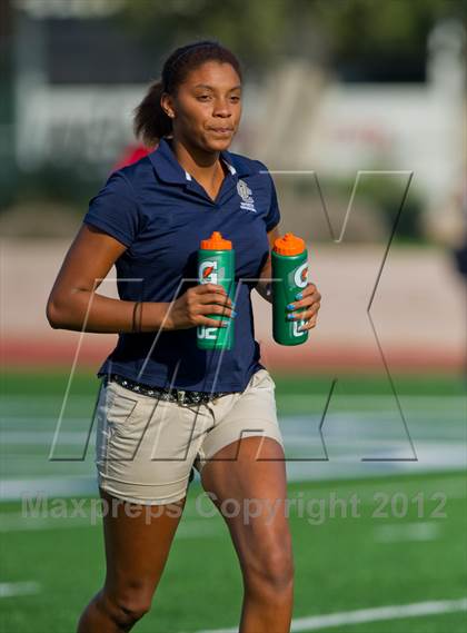 Thumbnail 3 in Alexander vs. O'Connor (UIL 5A Division 1 Regional Playoff) photogallery.
