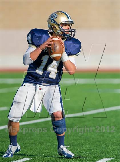 Thumbnail 2 in Alexander vs. O'Connor (UIL 5A Division 1 Regional Playoff) photogallery.