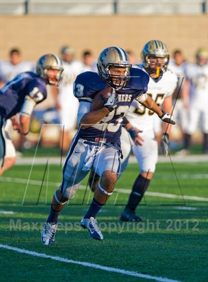 Thumbnail 2 in Alexander vs. O'Connor (UIL 5A Division 1 Regional Playoff) photogallery.