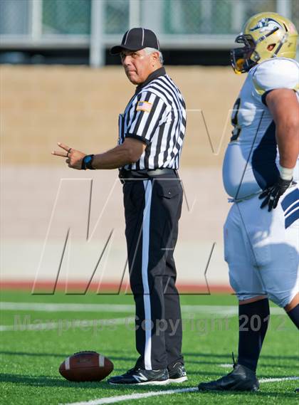 Thumbnail 2 in Alexander vs. O'Connor (UIL 5A Division 1 Regional Playoff) photogallery.