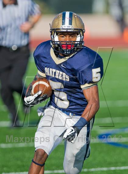 Thumbnail 3 in Alexander vs. O'Connor (UIL 5A Division 1 Regional Playoff) photogallery.