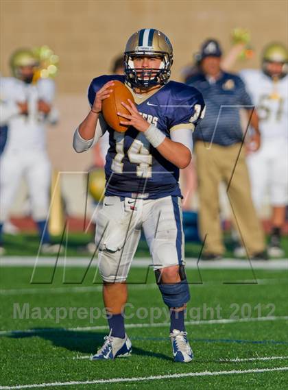 Thumbnail 2 in Alexander vs. O'Connor (UIL 5A Division 1 Regional Playoff) photogallery.