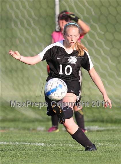 Thumbnail 2 in Liberty vs Raymore-Peculiar photogallery.