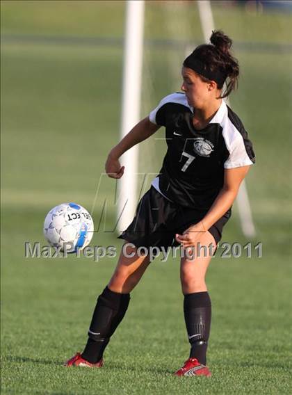 Thumbnail 2 in Liberty vs Raymore-Peculiar photogallery.