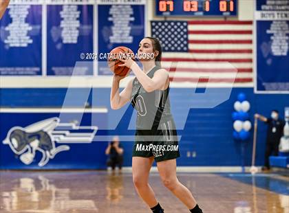 Thumbnail 1 in Raritan @ Holmdel photogallery.